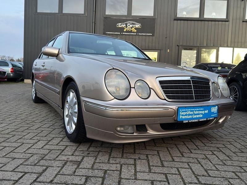 Gebraucht Mercedes E240 Elegance 170 PS (125 kW) 2000 Gelb Limousine
