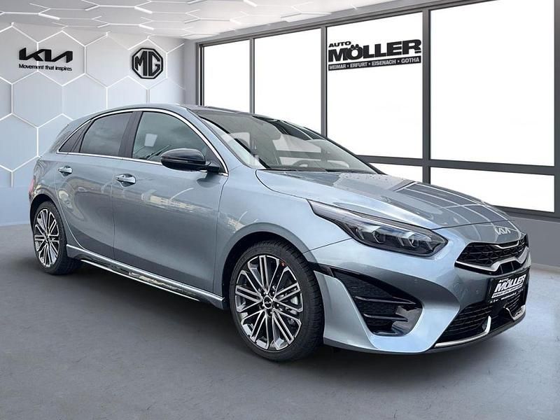 Neu Kia Ceed GT-Line 140 PS (102 kW) 2026 Silber Kleinwagen