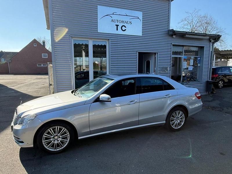 Gebraucht Mercedes E200 136 PS (100 kW) 2012 Silber Limousine