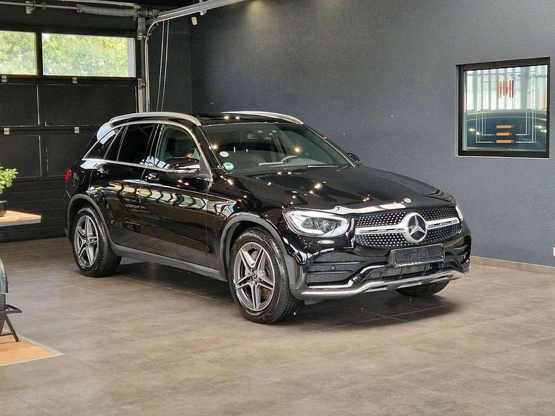 Ung. schwarz unilack Gebraucht 2020 Mercedes GLC400d AMG line SUV | 46.999 € (Etwas zu teuer) - Bild 1/2