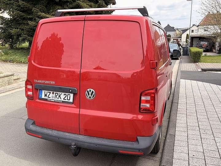 Second-hand VW Transporter 102 CP (75 kW) 2019 Roșu Van
