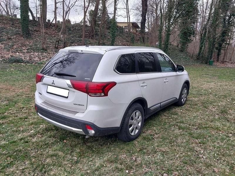 Gebraucht Mitsubishi Outlander Top 150 PS (110 kW) 2016 Weiß SUV