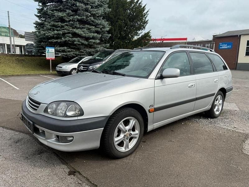 Silber Gebraucht 2000 Toyota Avensis Limousine | 2.999 € (Fairer Preis) - Bild 1/4