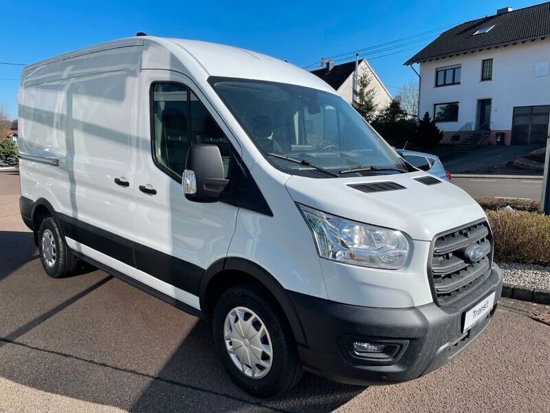 Gebraucht Ford Transit Trend 131 PS (96 kW) 2024 Weiß Van / Kleinbus