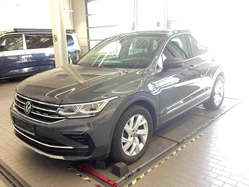 Grau Gebraucht 2022 VW Tiguan Elegance SUV | 26.990 € (Superpreis) - Bild 1/4
