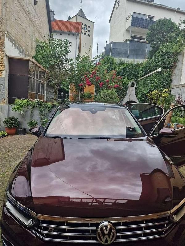 Gebraucht VW Passat Highline 150 PS (110 kW) 2017 Rot Limousine