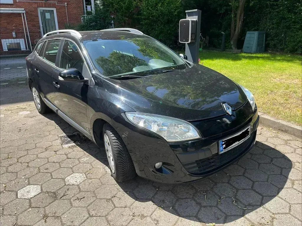 Gebraucht Renault Mégane Dynamique 106 PS (77 kW) 2011 Schwarz Limousine