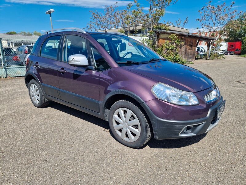 Gebraucht Fiat Sedici Easy 135 PS (99 kW) 2013 Rot SUV