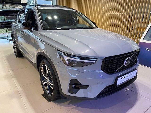 Gebraucht Volvo XC40 Plus 197 PS (144 kW) 2025 Vapour grey SUV