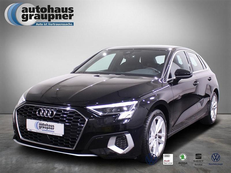 Schwarz / mythosschwarz Gebraucht 2022 Audi A3 Sportback Advanced Limousine | 28.672 € (Etwas zu teuer) - Bild 1/4