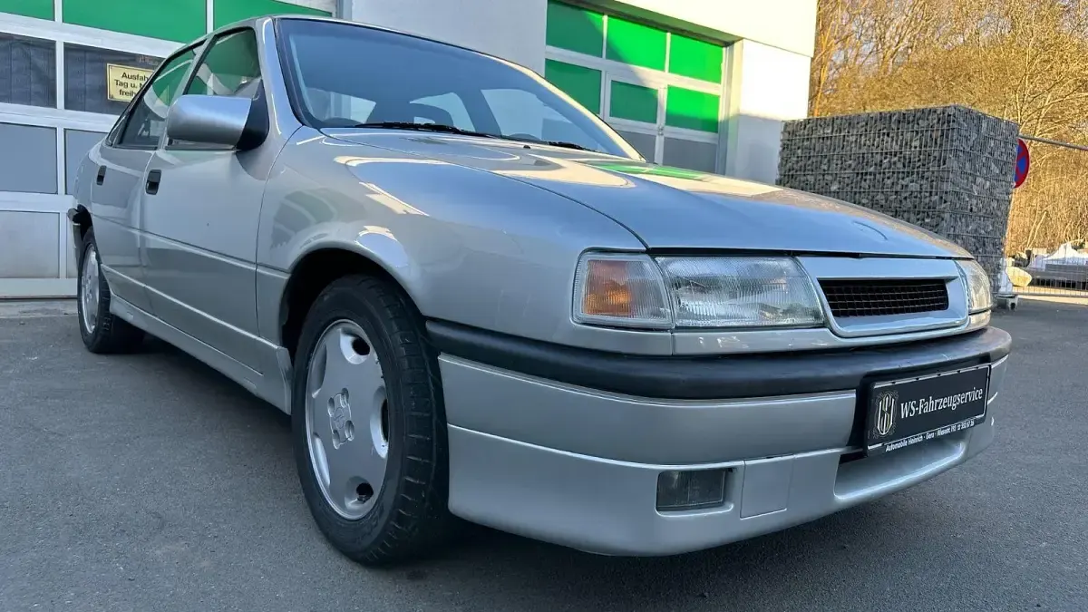 Gebraucht Opel Vectra 150 PS (110 kW) 1992 Silber Limousine