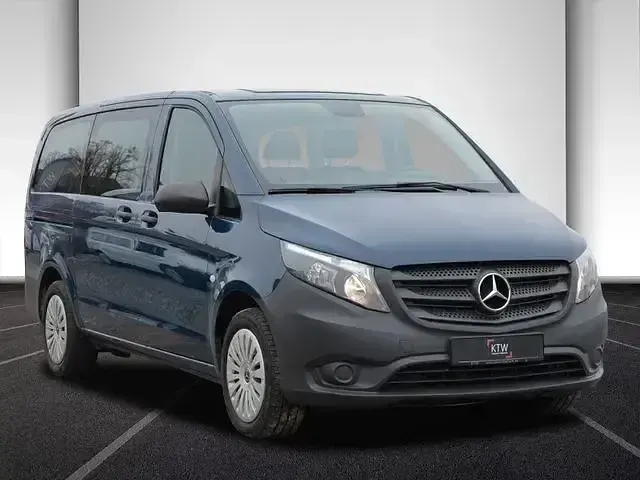 Gebraucht Mercedes Vito 136 PS (100 kW) 2022 Stahlblau Van