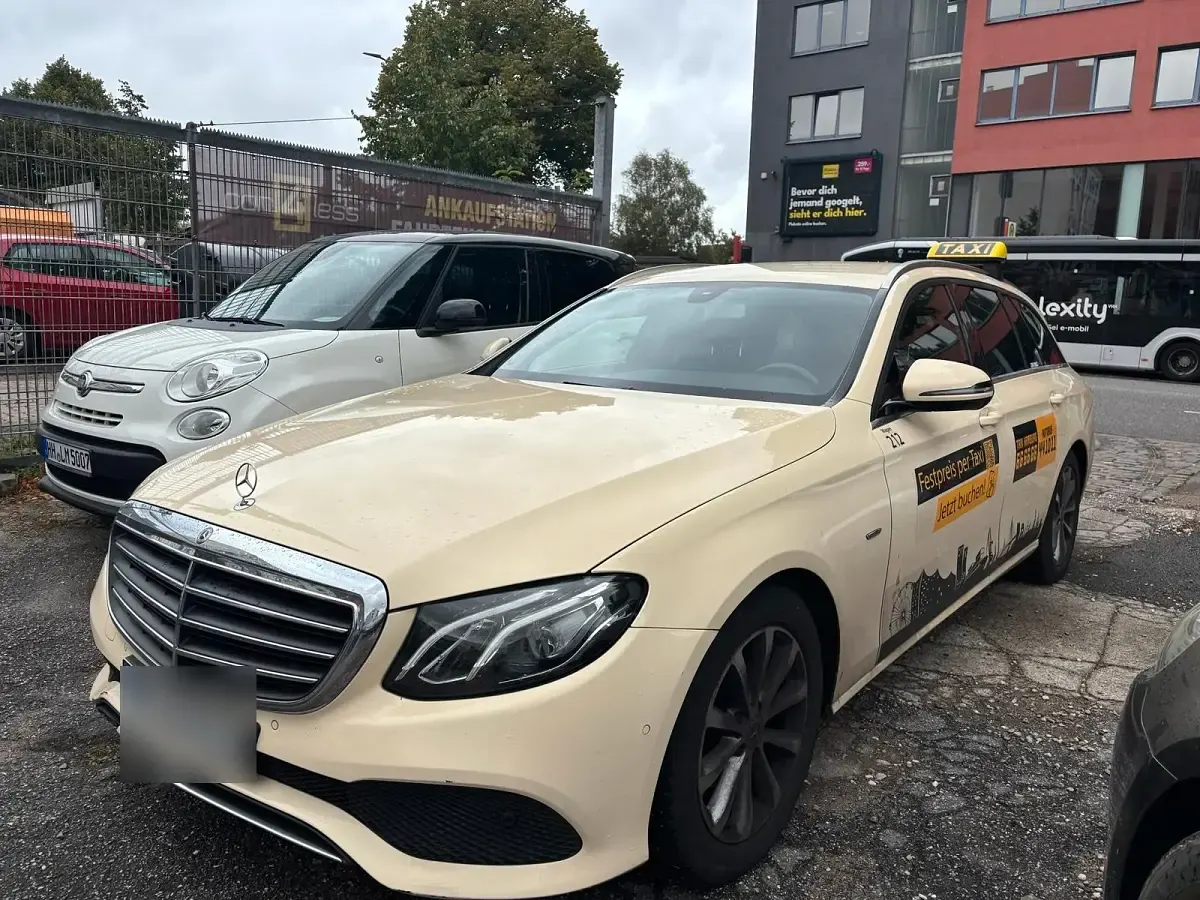 Gebraucht Mercedes E200 160 PS (117 kW) 2020 Beige Kombi
