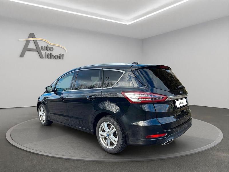 Gebraucht Ford S-MAX Titanium 190 PS (139 kW) 2022 Schwarz Van / Kleinbus