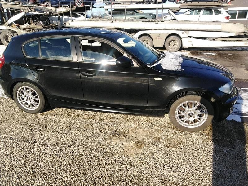 Gebraucht BMW 118 140 PS (102 kW) 2010 Schwarz Kleinwagen