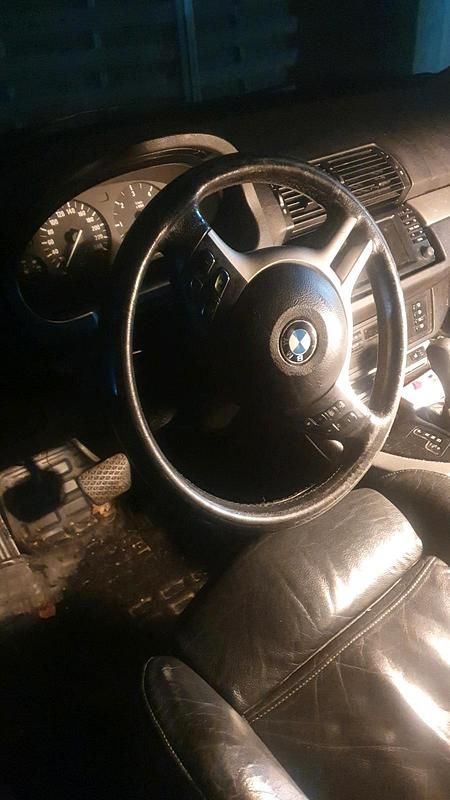 Schwarz Gebraucht 2002 BMW X5 SUV | 1.350 € (Superpreis) - Bild 1/4