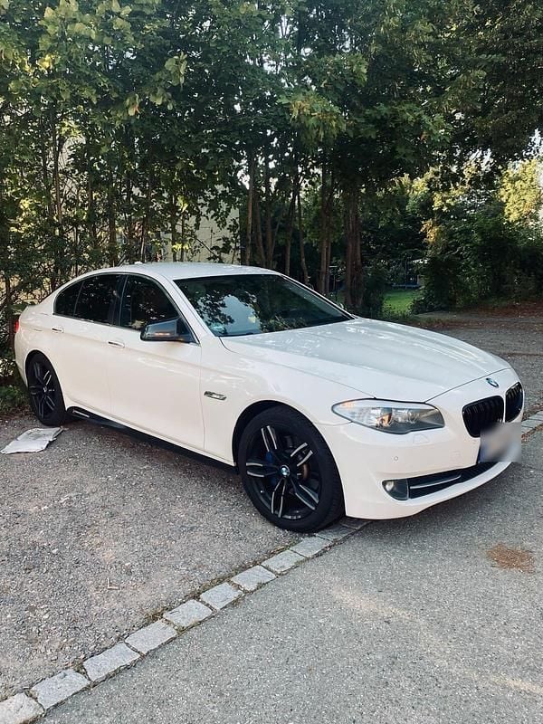 Gebraucht BMW 525 218 PS (160 kW) 2013 Weiß Limousine