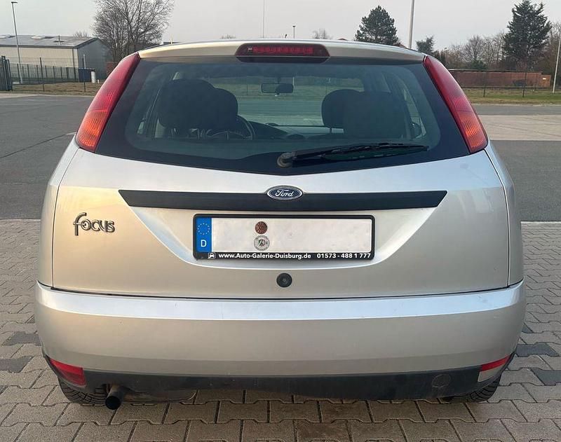 Gebraucht Ford Focus Ambiente 75 PS (55 kW) 2001 Silber Limousine