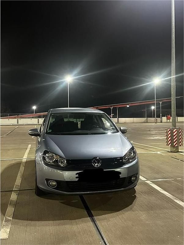 Gebraucht VW Golf VI 105 PS (77 kW) 2011 Blau Kleinwagen