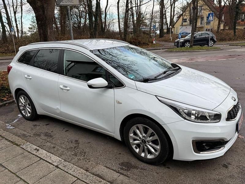 Weiß Gebraucht 2016 Kia Ceed Kleinwagen | 6.999 € (Superpreis) - Bild 1/4