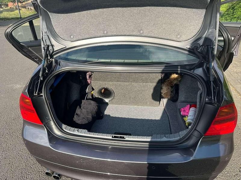 Gebraucht BMW 325 218 PS (160 kW) 2005 Grau Limousine