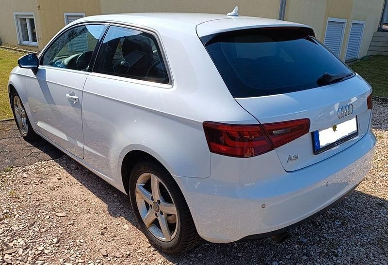 Gebraucht Audi A3 Sport 110 PS (80 kW) 2014 Weiß Limousine