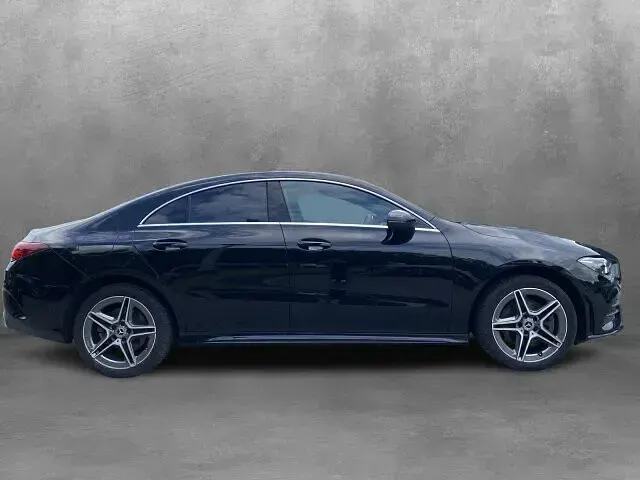 Gebraucht Mercedes CLA250e AMG line 218 PS (160 kW) 2023 Metalliclack kosmosschwarz Limousine