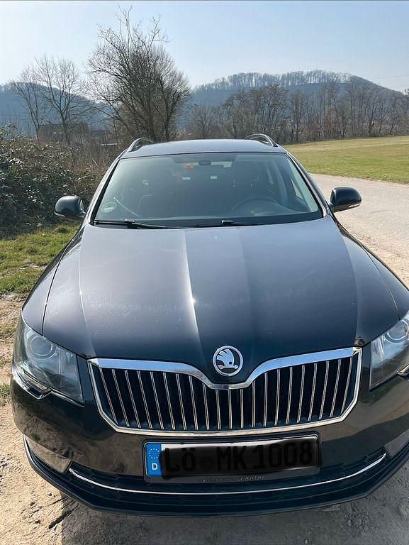 Gebraucht Skoda Superb Exclusive 170 PS (125 kW) 2014 Schwarz Kombi