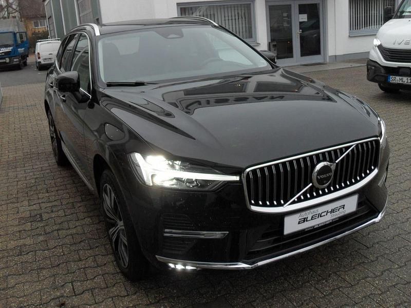 Gebraucht Volvo XC60 Plus 197 PS (144 kW) 2022 Schwarz SUV