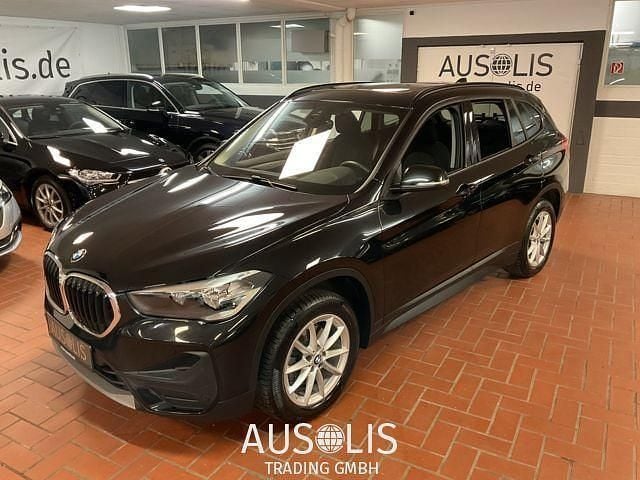 Saphirschwarz Gebraucht 2021 BMW X1 Advantage SUV | 19.990 € (Superpreis) - Bild 1/4