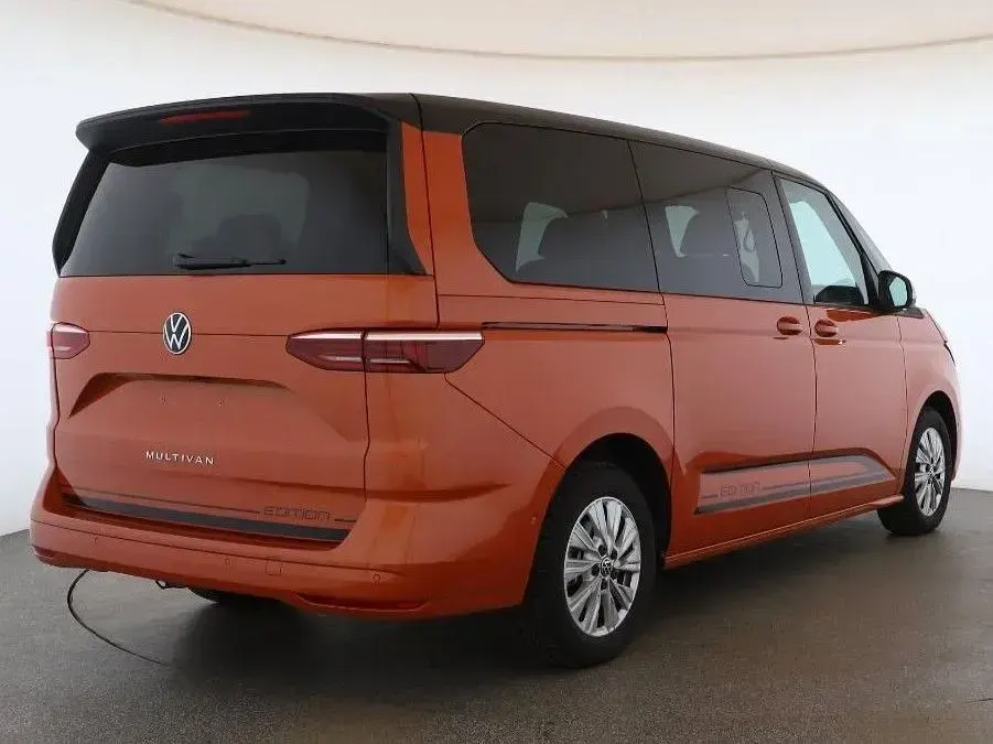 Gebraucht VW Multivan Edition 150 PS (110 kW) 2025 Orange Van / Kleinbus