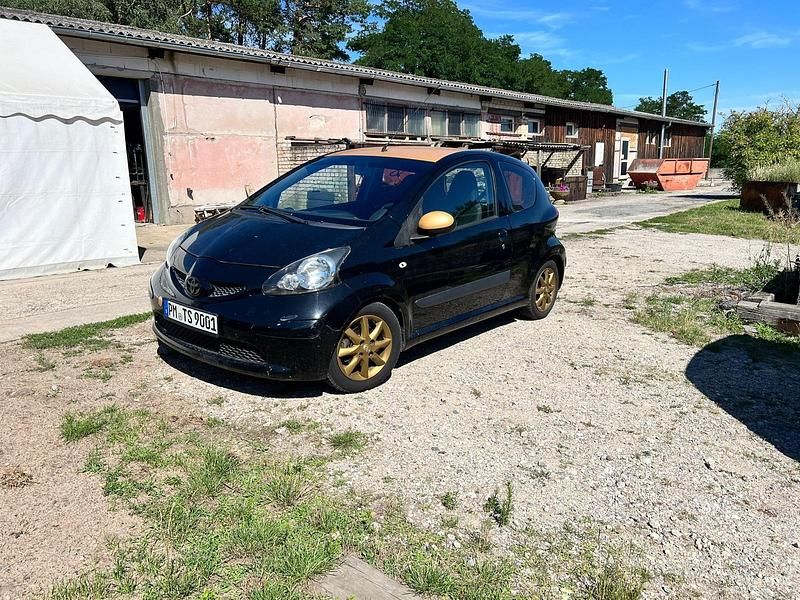 Schwarz Gebraucht 2007 Toyota Aygo Kleinwagen | 1.500 € (Guter Preis) - Bild 1/1