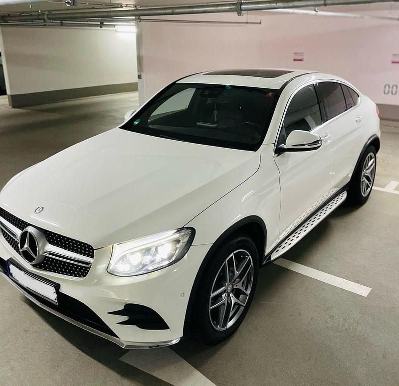 Weiß Gebraucht 2017 Mercedes GLC250 AMG line Coupé | 28.500 € (Fairer Preis) - Bild 1/4