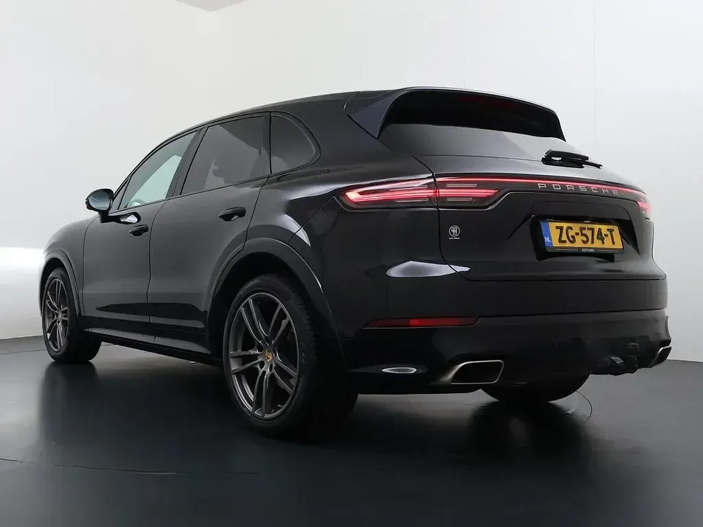 Używany Porsche Cayenne 340 KM (250 kW) 2018 Czarny SUV