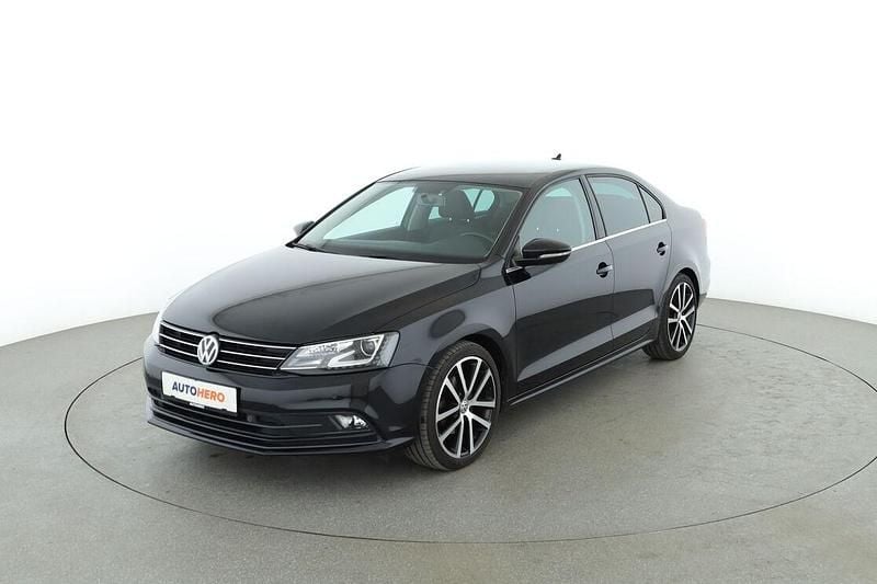 Schwarz Gebraucht 2015 VW Jetta Limousine | 11.570 € - Bild 1/3