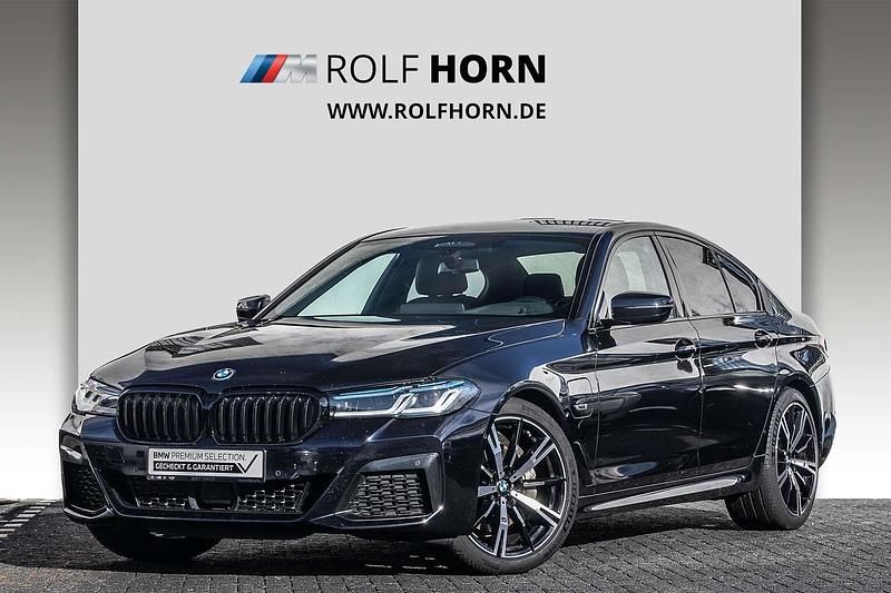 Schwarz Gebraucht 2022 BMW 545e Shadowline Limousine | 48.840 € (Teuer) - Bild 1/4