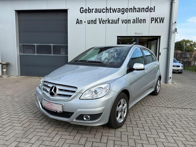 Silber Gebraucht 2011 Mercedes B160 Van / Kleinbus | 9.900 € (Etwas zu teuer) - Bild 1/4