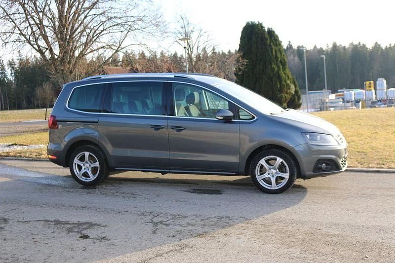 Gebraucht Seat Alhambra Reference 150 PS (110 kW) 2019 Grau Van / Kleinbus