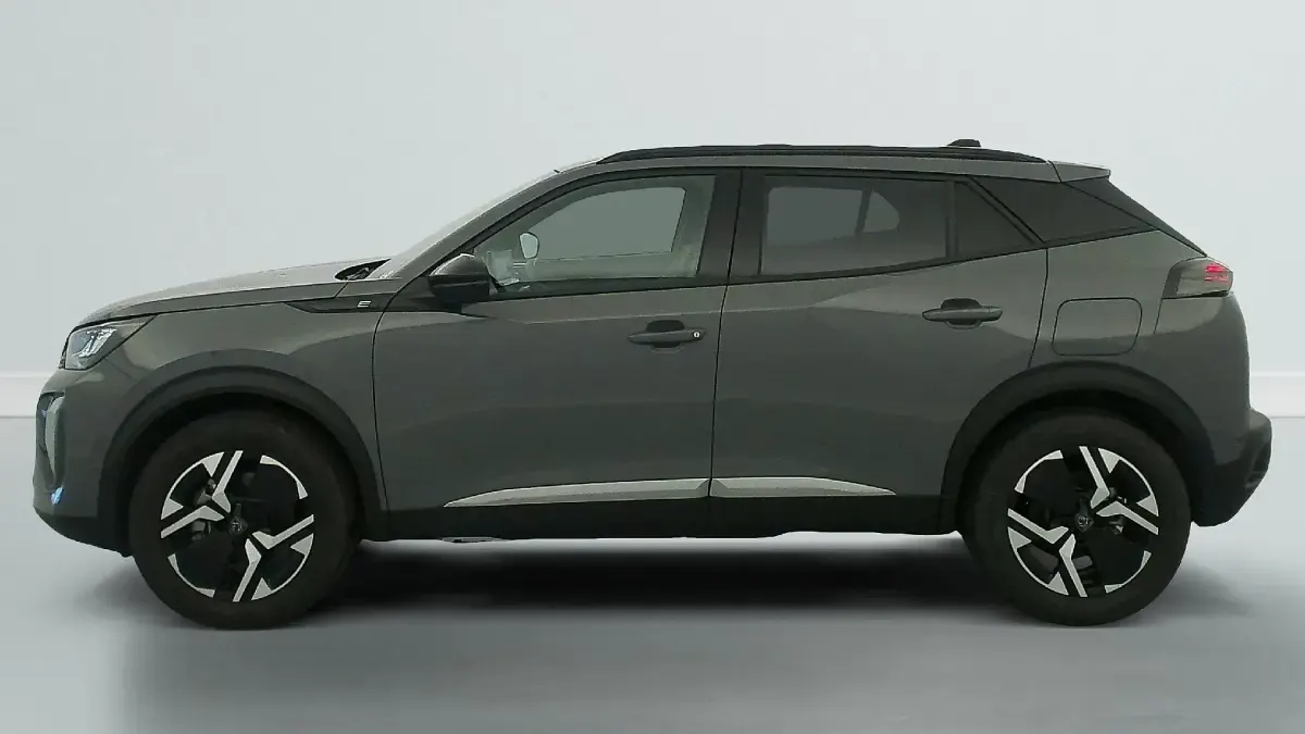 Gebraucht Peugeot e-2008 Allure 100 kW (136 PS) 2025 Grau (gris selenium) SUV