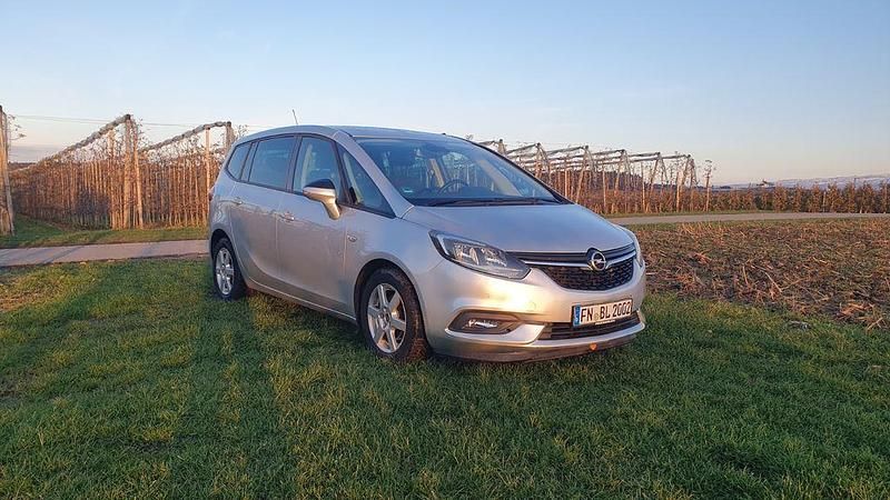 Silber Gebraucht 2018 Opel Zafira Tourer Selective Van / Kleinbus | 10.500 € (Guter Preis) - Bild 1/4