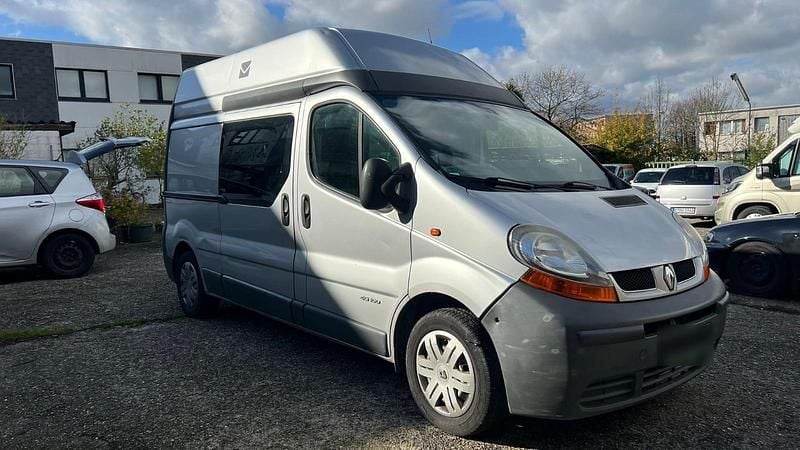 Gebraucht Renault Trafic 100 PS (73 kW) 2006 Silber Van / Kleinbus
