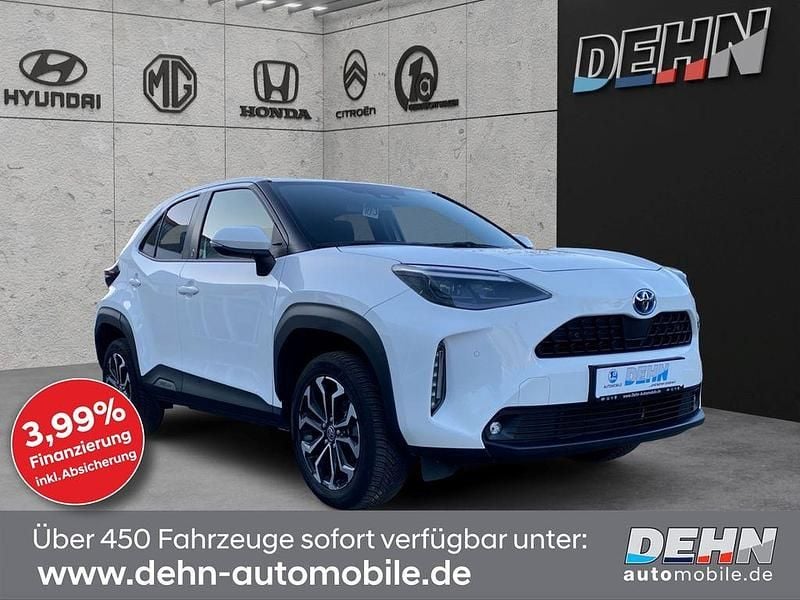 Gebraucht Toyota Yaris Hybrid Team 116 PS (85 kW) 2023 Weiß Limousine