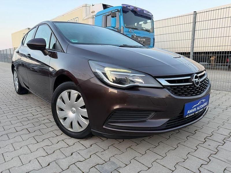 Gebraucht Opel Astra Edition 125 PS (91 kW) 2016 Braun Limousine