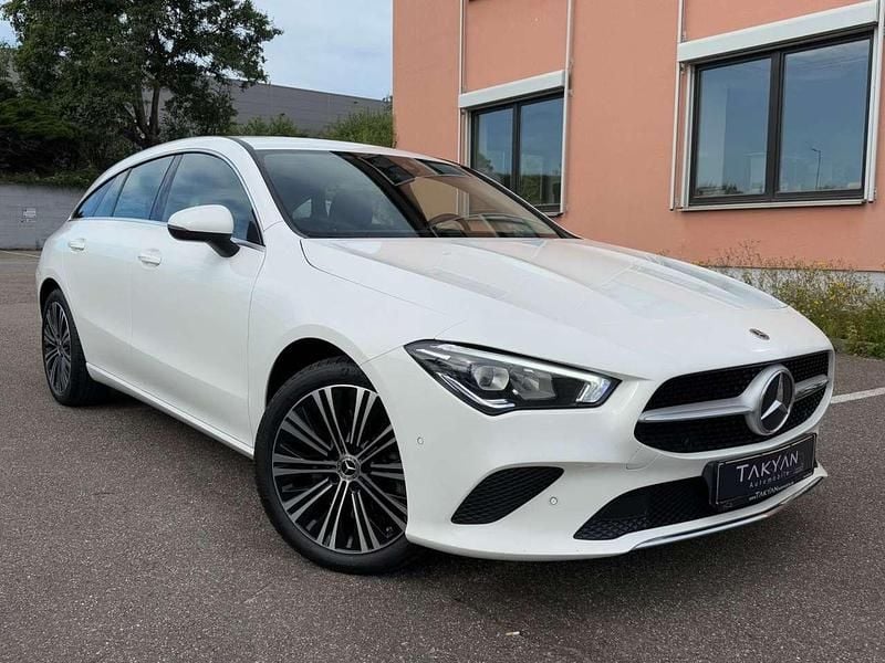 Polarweiss Gebraucht 2021 Mercedes CLA250 Limousine | 21.990 € - Bild 1/4