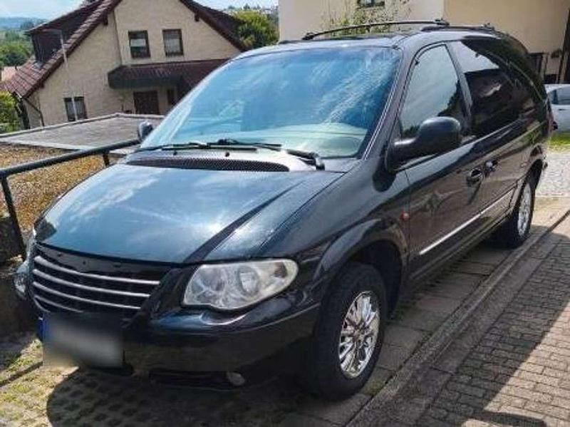 Schwarz Gebraucht 2001 Chrysler Grand Voyager Limited Van / Kleinbus | 3.955 € (Fairer Preis) - Bild 1/4