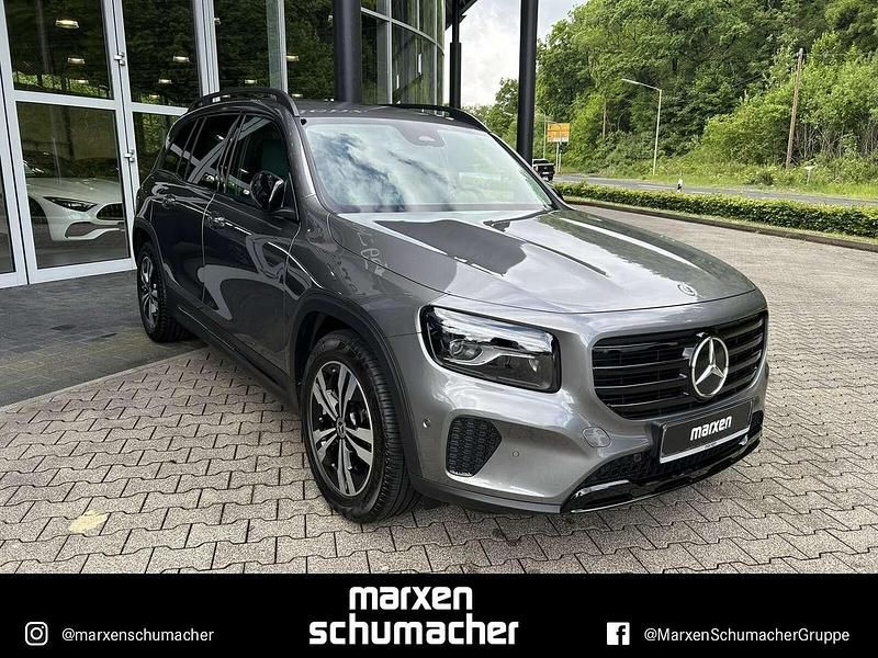 Gebraucht Mercedes GLB250 Night 224 PS (164 kW) 2024 Lack mountaingrau SUV