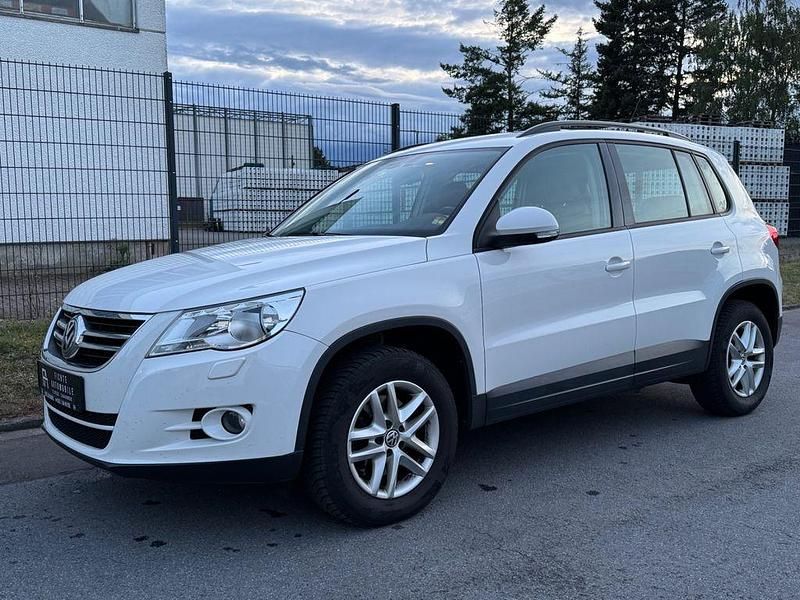 Weiß Gebraucht 2010 VW Tiguan Freestyle SUV | 7.390 € (Fairer Preis) - Bild 1/4