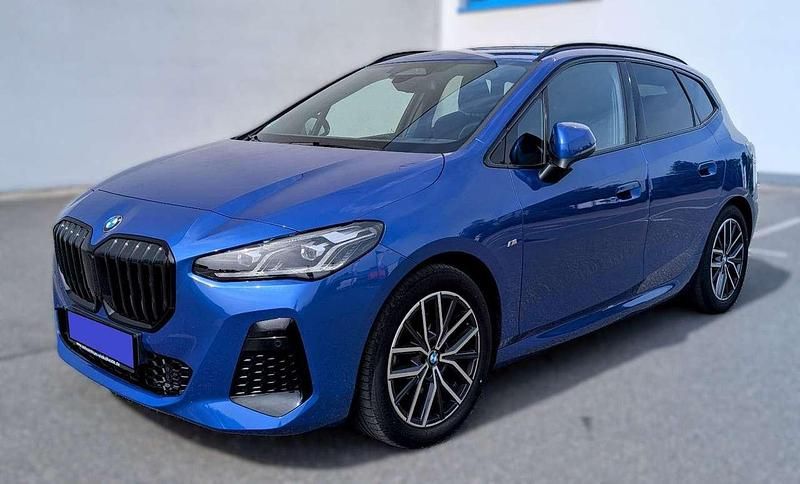 Portimao blau Gebraucht 2022 BMW 218 M Sport Van / Kleinbus | 24.590 € (Fairer Preis) - Bild 1/4