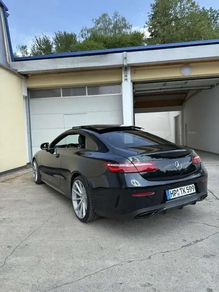Gebraucht Mercedes E300 AMG line 245 PS (180 kW) 2019 Andere farben Coupé