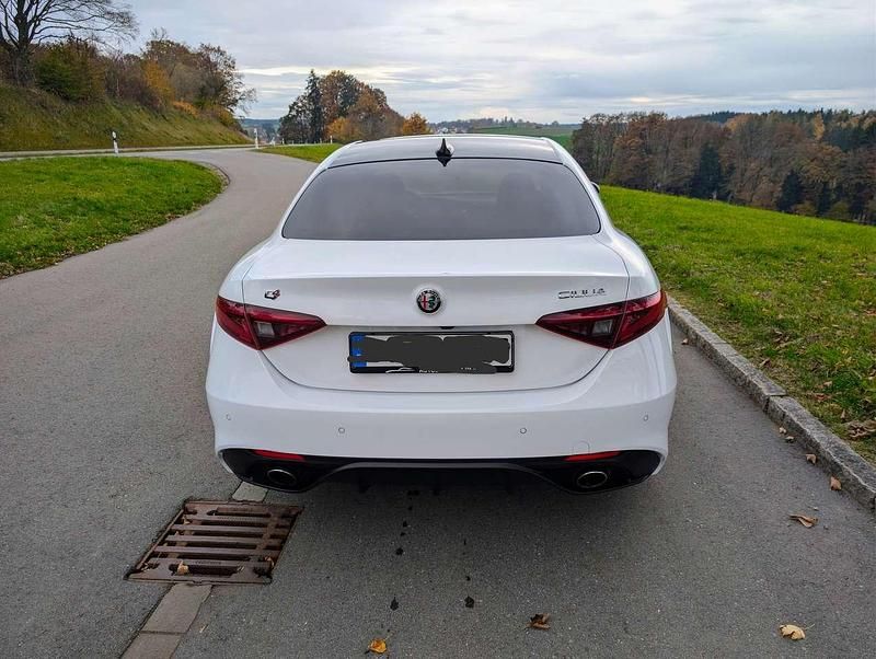 Gebraucht Alfa Romeo Giulia 280 PS (205 kW) 2018 Weiß Limousine